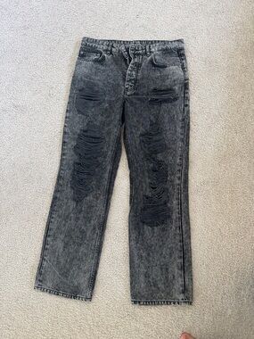 Women’sGrey Acid-Wash Straight Jeans with Distressed Knees